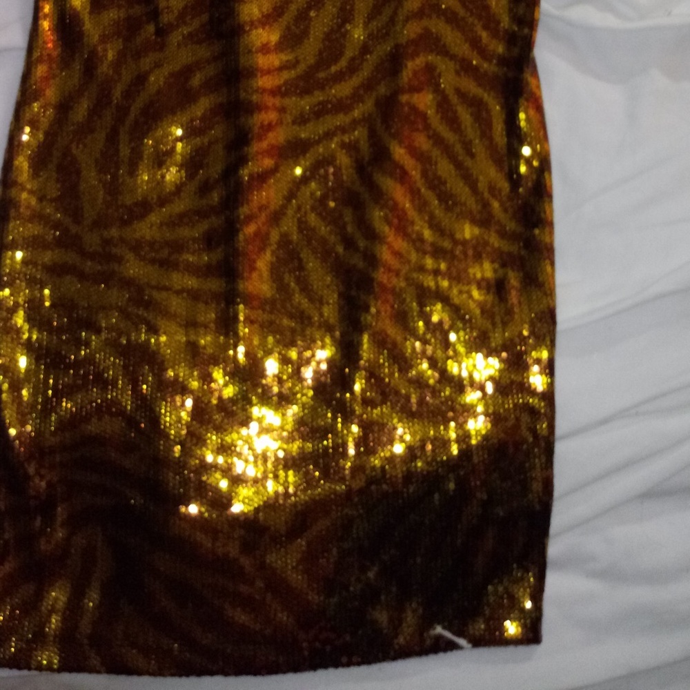 Dress - Picture 2 of 3
